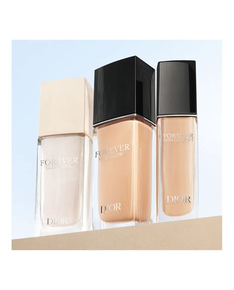 Dior Forever Glow Veil Base de Maquillaje Luminosa.